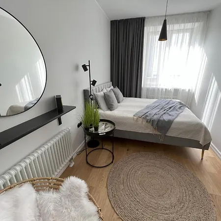 Cozy In Old Town Apartment *