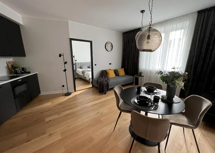 Cozy In Old Town Apartment *